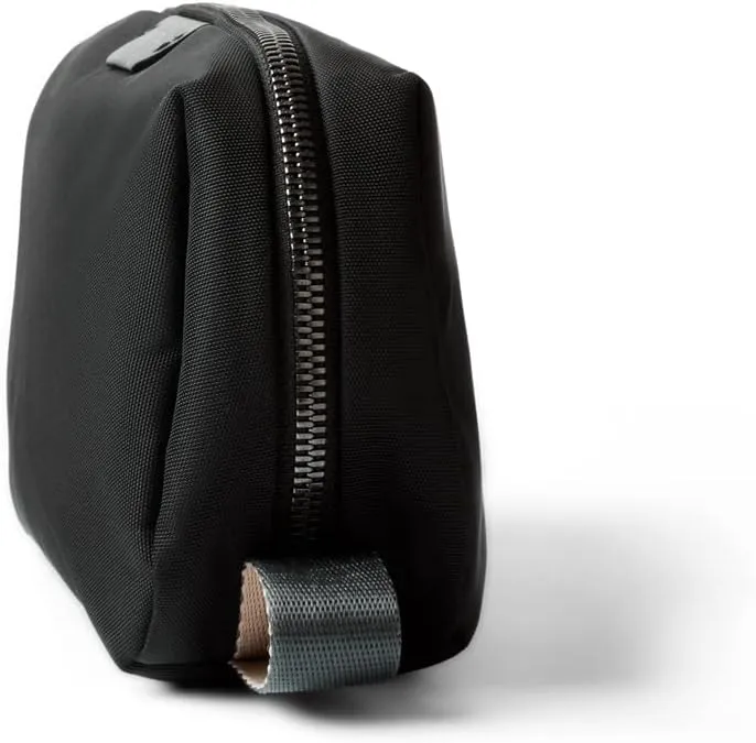 Bellroy Toiletry Kit (Unisex Toiletry Bag, Zipper Closure, Water-Resistant Lining, Toothbrush Sleeve with Magnetic Closure, Internal Mesh Pocket Organization) -Bronze