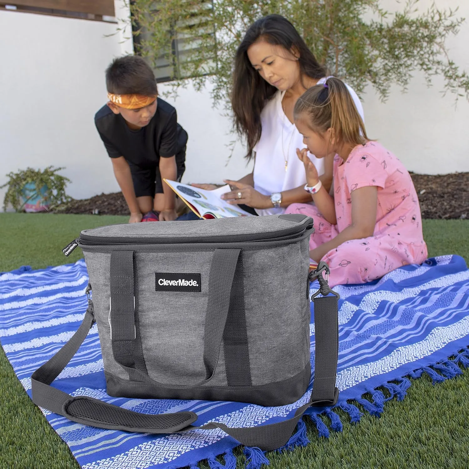 CleverMade Collapsible Insulated Cooler Bag – 30 Can Leakproof Soft Cooler for Beach, Travel, Car – Shoulder Strap, Bottle Opener - Heather Cool Gray/Shadow Gray
