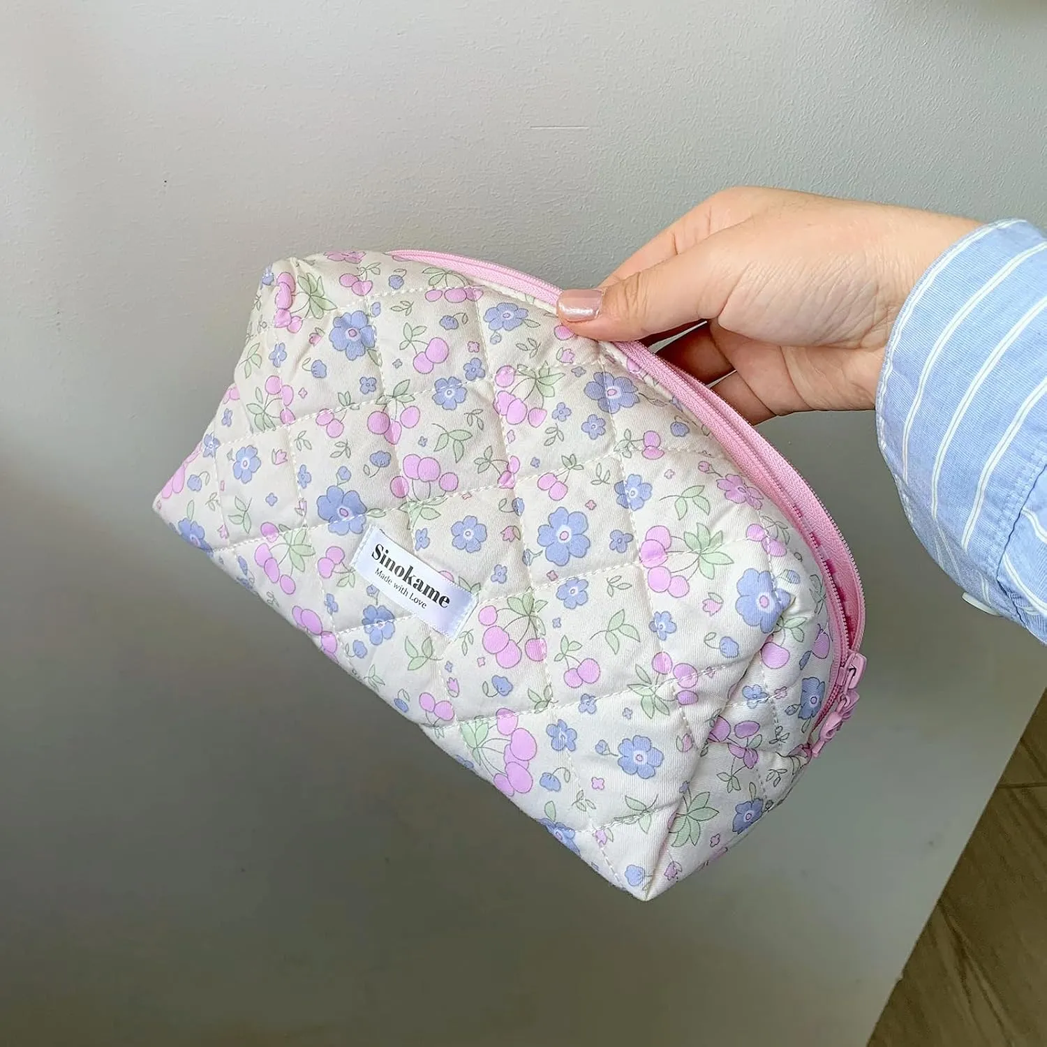 Coquette Makeup Bag Cosmetic Bag for Women, Handmade Cotton Quilted Pouches Reusable Travel Toiletry Bag Organizer Brushes, Beige Flowers