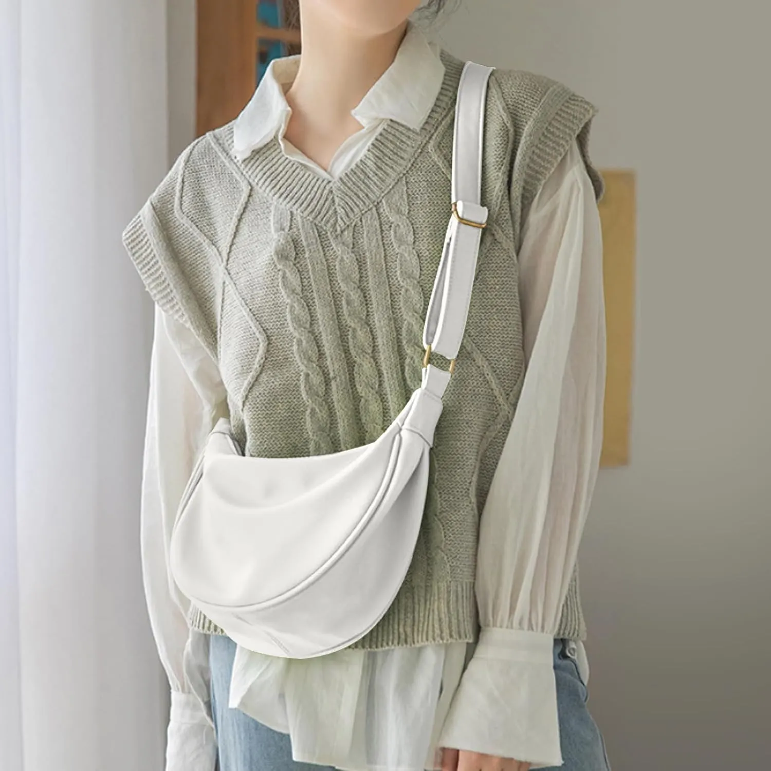 Crescent Crossbody Bag for Women Leather Trendy Shoulder Bag with Adjustable Strap for Everyday Casual Travel