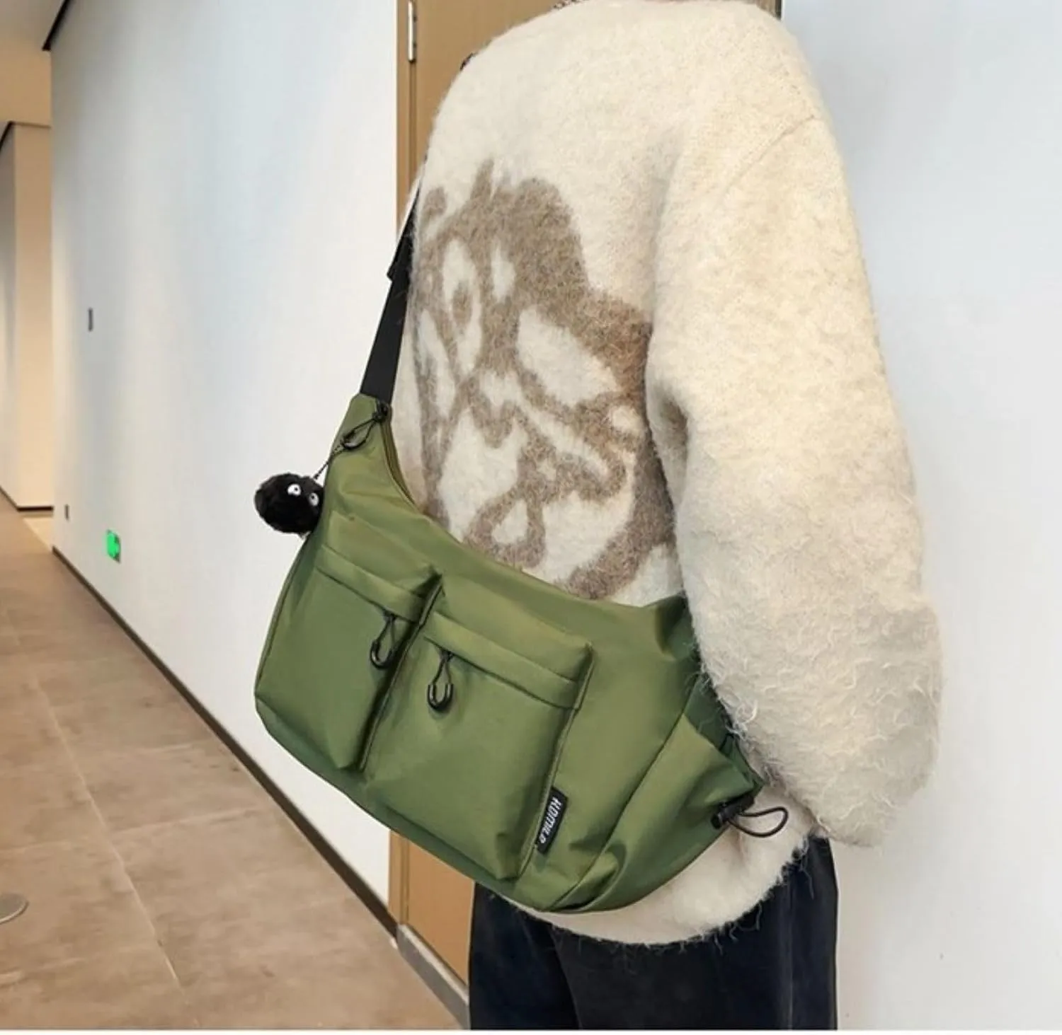 Large capacity messenger canvas bag, large capacity crossbody bag, unisex solid color casual waterproof handbag