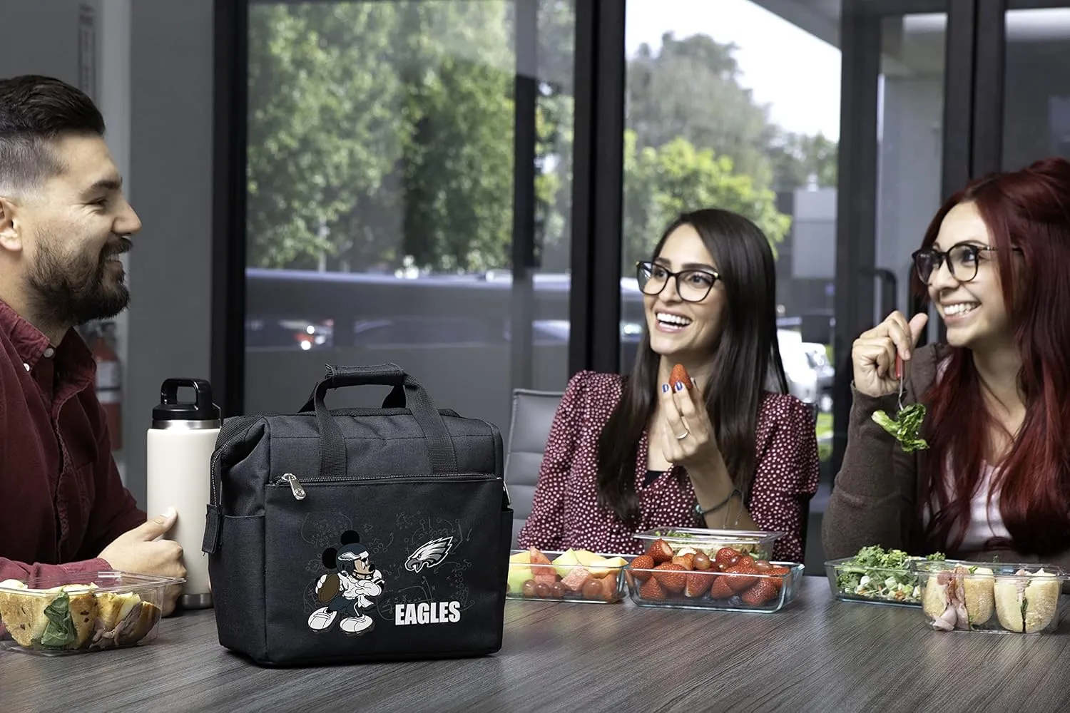 PICNIC TIME NFL Mickey Mouse On The Go Lunch Bag - Soft Cooler Lunch Box - Insulated Lunch Bag, (Black)