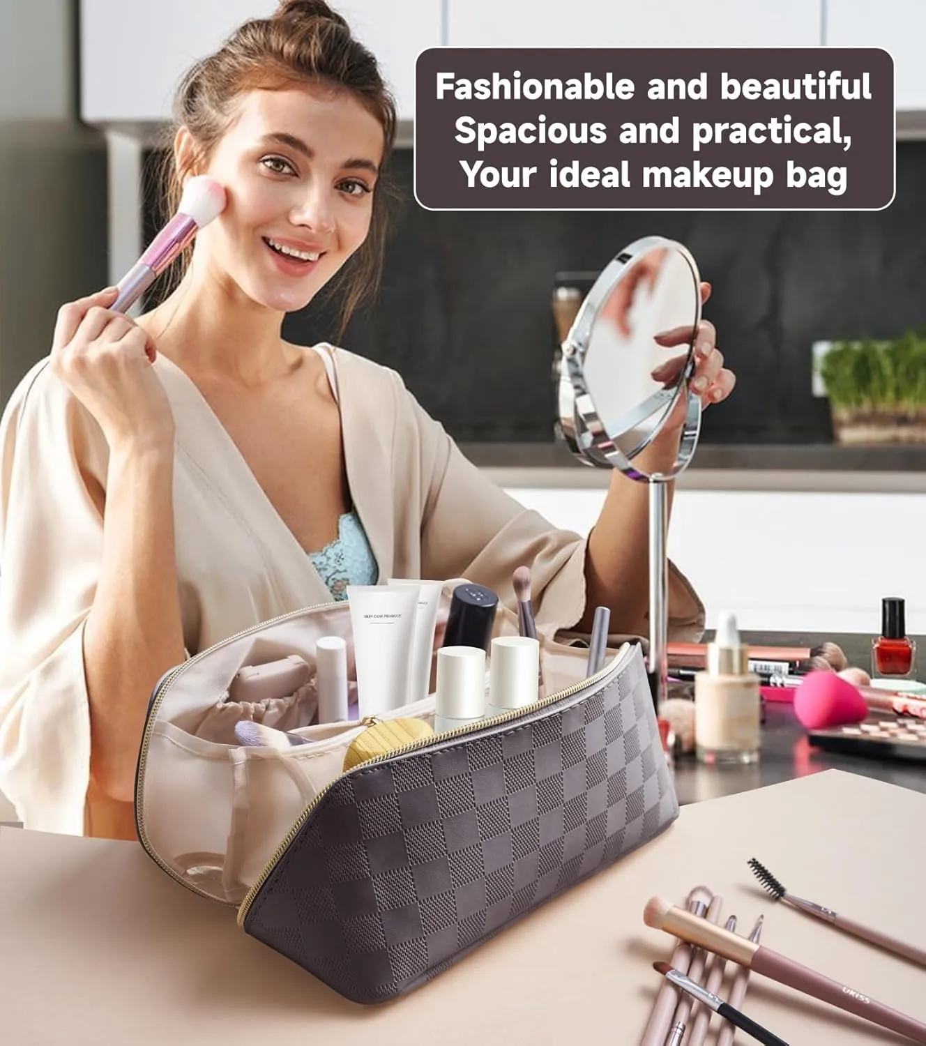 The new parallel makeup bag is very convenient for women to use, using good fabrics. each travel makeup bag can be easily stored. I chose the lay flat makeup bag. (brown)