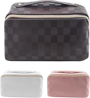 The new parallel makeup bag is very convenient for women to use, using good fabrics. each travel makeup bag can be easily stored. I chose the lay flat makeup bag. (brown)